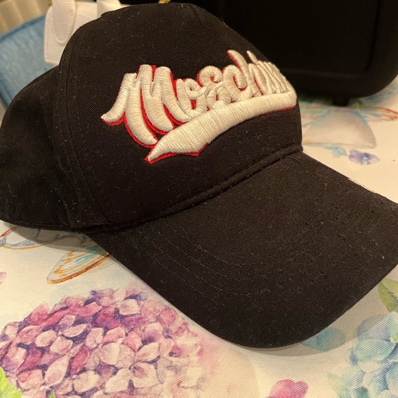 Authentic Moschino hat - Picture 4 of 6